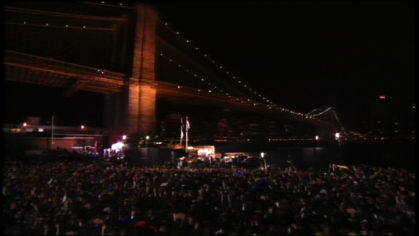 U2 UNDER THE BROOKLYN BRIDGE